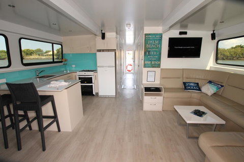 Coomera Houseboats - Melbourne Tourism 9