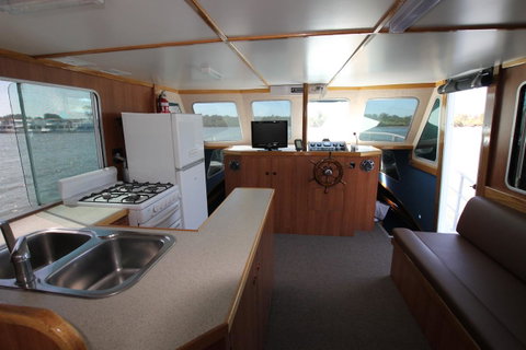 Coomera Houseboats - Melbourne Tourism 1