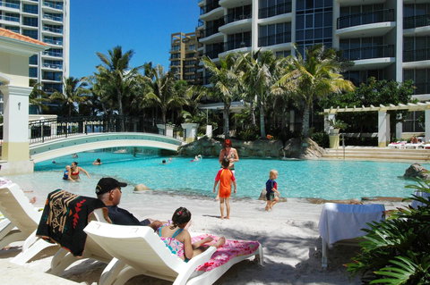 Chevron Renaissance - HR Surfers Paradise - Melbourne Tourism 15