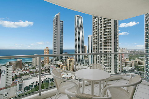 Chevron Renaissance - HR Surfers Paradise - Melbourne Tourism 8