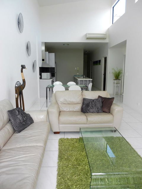 Sutton's Beach Unit - Melbourne Tourism 6
