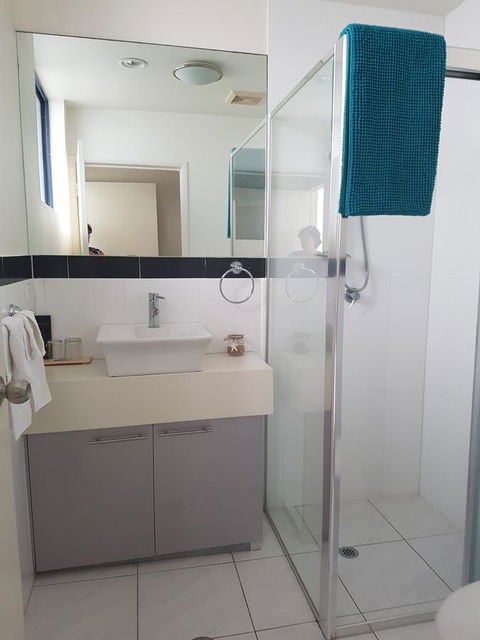 Sutton's Beach Unit - Melbourne Tourism 11