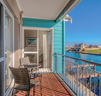 Waters Edge Apartment with Jetty - Melbourne Tourism