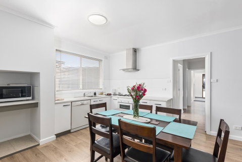 Wattle Grove Villa - Melbourne Tourism 0