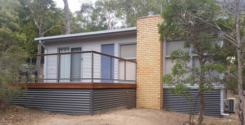 Wattletree Cottage - Melbourne Tourism 0