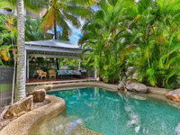 Whitehouse - Palm Cove