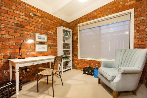 Whitewood Cottage - Secluded Spa - Melbourne Tourism 2
