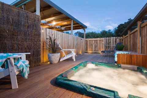 Whitewood Cottage - Secluded Spa - Melbourne Tourism 0