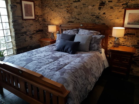 William Hunt's Retreat - Redwood Studio - Melbourne Tourism 2