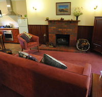 Wintarni Olives Cottage - Melbourne Tourism