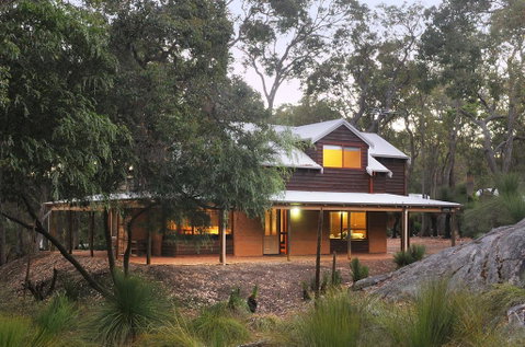 Woodstone Goanna Cottage - Melbourne Tourism 0