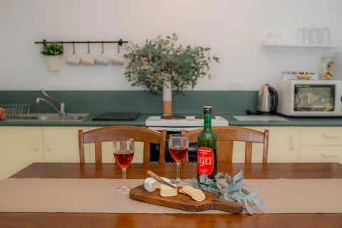 Woongara Cottage - Pet Friendly Country Retreat - Melbourne Tourism 2