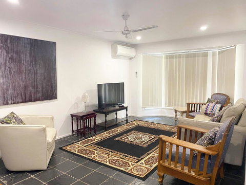 Woorim Secluded Palms Cottage - Melbourne Tourism 2