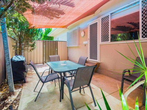 Yamba Daze - Sunset - Pet Friendly - Melbourne Tourism 0