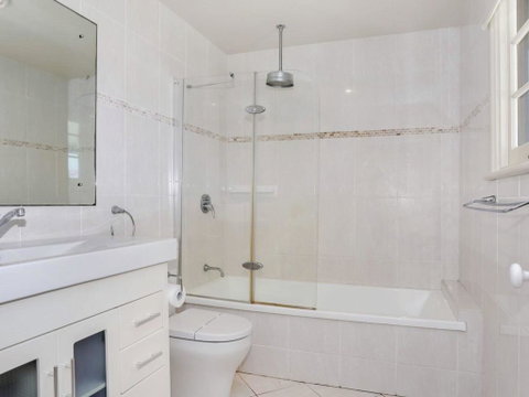 Yamba Pilot Cottage 2 - Pets Welcome - Close To Beach - Melbourne Tourism 3