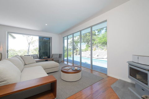 YARINGA - Retreat Style Accomodation With Swimming Pool - Melbourne Tourism 0