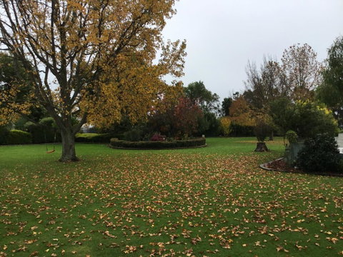 Yarragon Dairy Family Room - Melbourne Tourism 0