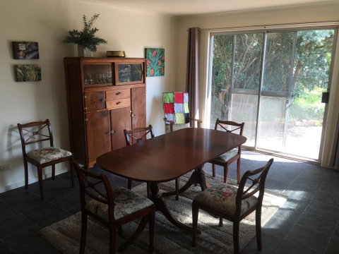 Yarram Cottage: Art And Accommodation - Melbourne Tourism 3