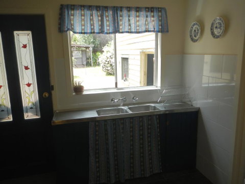 Yarram Cottage: Art And Accommodation - Melbourne Tourism 2