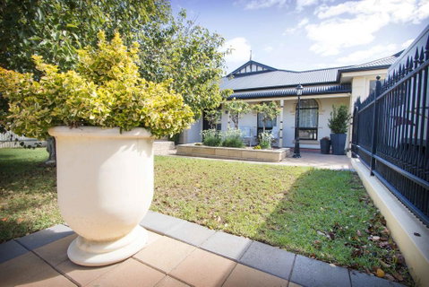 Yellow Rose Cottage - Melbourne Tourism 1