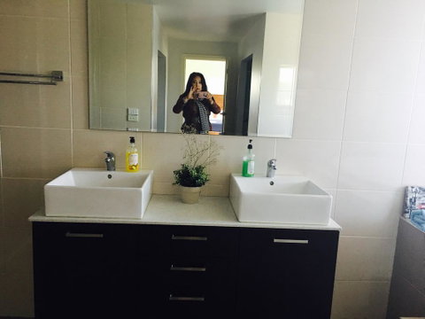 Yes Holiday Home - Melbourne Tourism 0