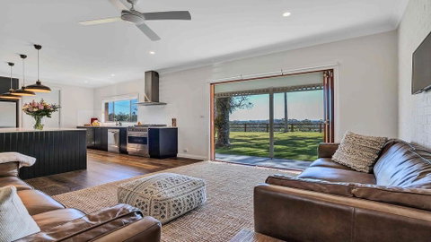 Your Luxury Escape - Paul's Farmhouse At Newrybar - Melbourne Tourism 0