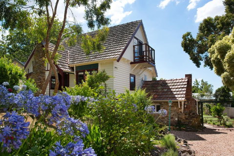 Zelman Cottage - Melbourne Tourism 1