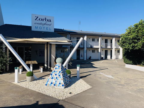 Zorba Waterfront Motel - Melbourne Tourism 0