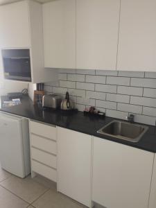Direct Hotels - North Shore Kawana - Melbourne Tourism 4