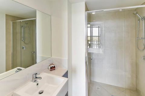 Direct Hotels - North Shore Kawana - Melbourne Tourism 2