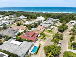 Relax At Bokarina Beach House Walk To Beach Relax By The Pool - Melbourne Tourism 4