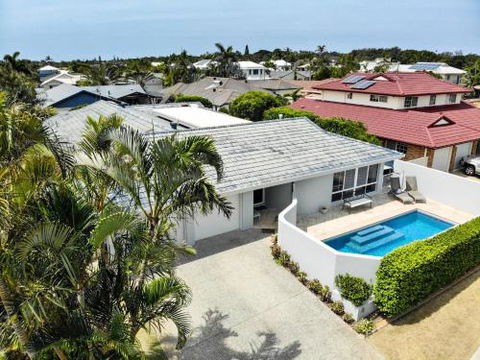 Relax At Bokarina Beach House Walk To Beach Relax By The Pool - Melbourne Tourism 2