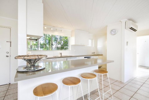 Affordable Chic Noosa Getaway - Melbourne Tourism 1