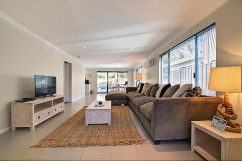 A Little Luxury In Town - Melbourne Tourism 3