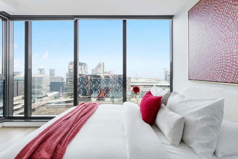 A 2BR Apt With Harbour Views And FREE Parking - Melbourne Tourism 1