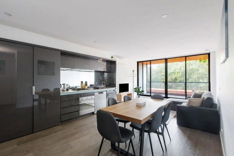 A 3BR Apt Next To Melbourne Zoo FREE Parking - Melbourne Tourism 0
