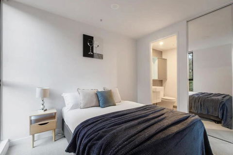 A 3BR Apt Next To Melbourne Zoo FREE Parking - Melbourne Tourism 1