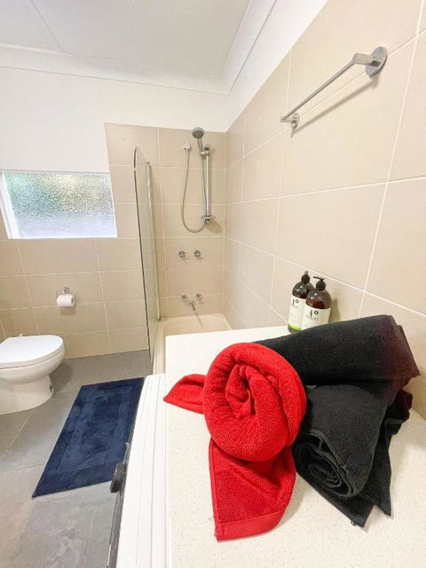 A Beautiful Terrace House With Parking & Courtyard - Melbourne Tourism 1