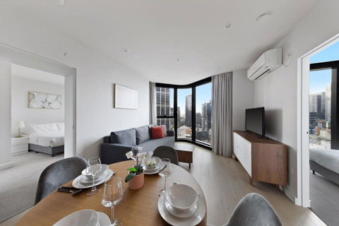 A Chic 2BR Apt Near Melbourne CBD W FREE Parking - Melbourne Tourism 4