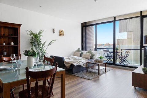 A Chic 2BR Apt Near Melbourne Uni FREE Parking - Melbourne Tourism 2