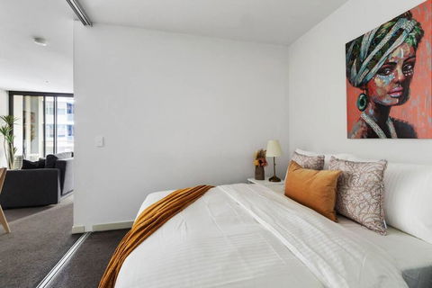 A Chic 2BR Apt Near Southern Cross, With Secure Parking - Melbourne Tourism 2
