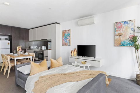 A Chic 2BR Apt Near Southern Cross, With Secure Parking - Melbourne Tourism 4