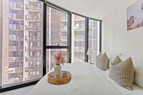 A Chic 2BR Apt Right Next To Melbourne Central - Melbourne Tourism 0