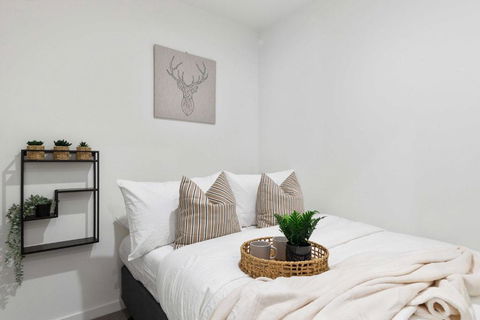 A Chic 2BR Apt Right Next To Melbourne Central - Melbourne Tourism 4