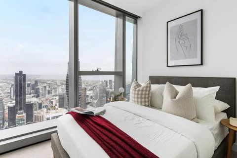 A Chic 2BR Apt With Panoramic Views FREE Parking - Melbourne Tourism 2