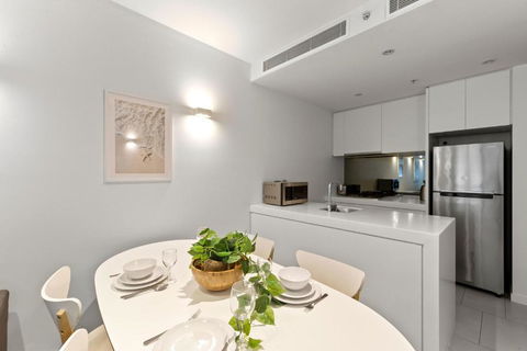 A Chic & Comfy 2BR Apt Near Federation Square - Melbourne Tourism 2