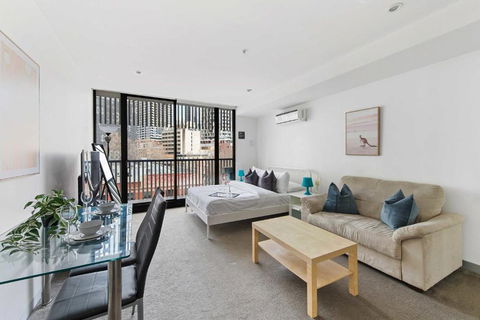 A Chic Studio Only A 4-min Walk To Victoria Market - Melbourne Tourism 0