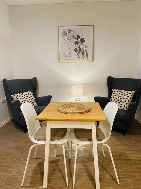 A City Oasis - Full Apartment With Balcony - Melbourne Tourism 1