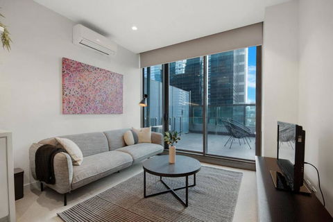 A Cosmopolitan Hub In CBD Centre - Melbourne Tourism 1