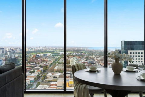 A Cozy 2BR Apt With Panoramic Views FREE Parking - Melbourne Tourism 0